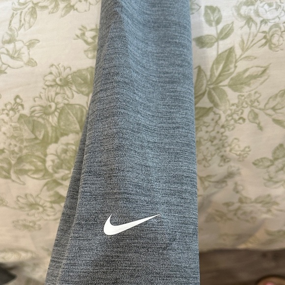 Great condition! Worn maybe 3 times! - Picture 4 of 4